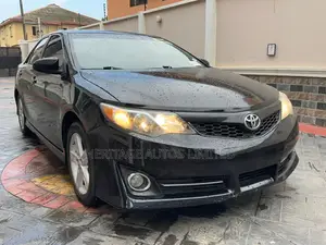 Toyota Camry SE 4dr Sedan (2.5L 4cyl 6A) 2014 Black