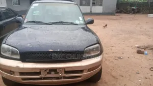 Toyota RAV4 Base 4x4 1999 Blue