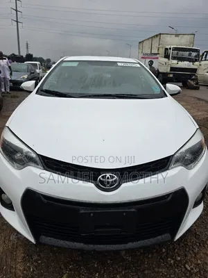 Toyota Corolla S 4dr Sedan (1.8L 4cyl CVT) 2015 White