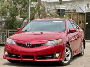 Toyota Camry SE 4dr Sedan (2.5L 4cyl 6A) 2013 Red