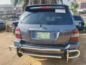 Toyota Highlander 2004 Gray