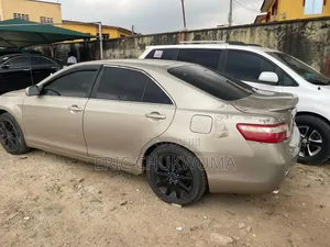Toyota Camry SE V6 4dr Sedan (3.5L 6cyl 6AM) 2008 Gold