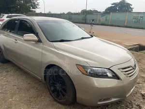 Toyota Camry SE V6 4dr Sedan (3.5L 6cyl 6AM) 2008 Gold