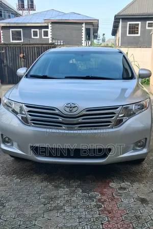 Toyota Venza AWD 2010 Silver