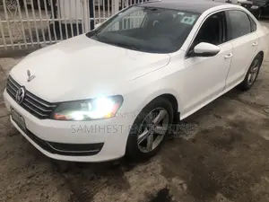 Volkswagen Passat 2.5 SE Automatic 2012 White