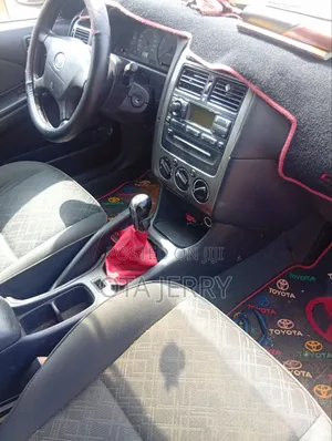 Toyota Avensis 1.8 VVT-i 2006 Gray