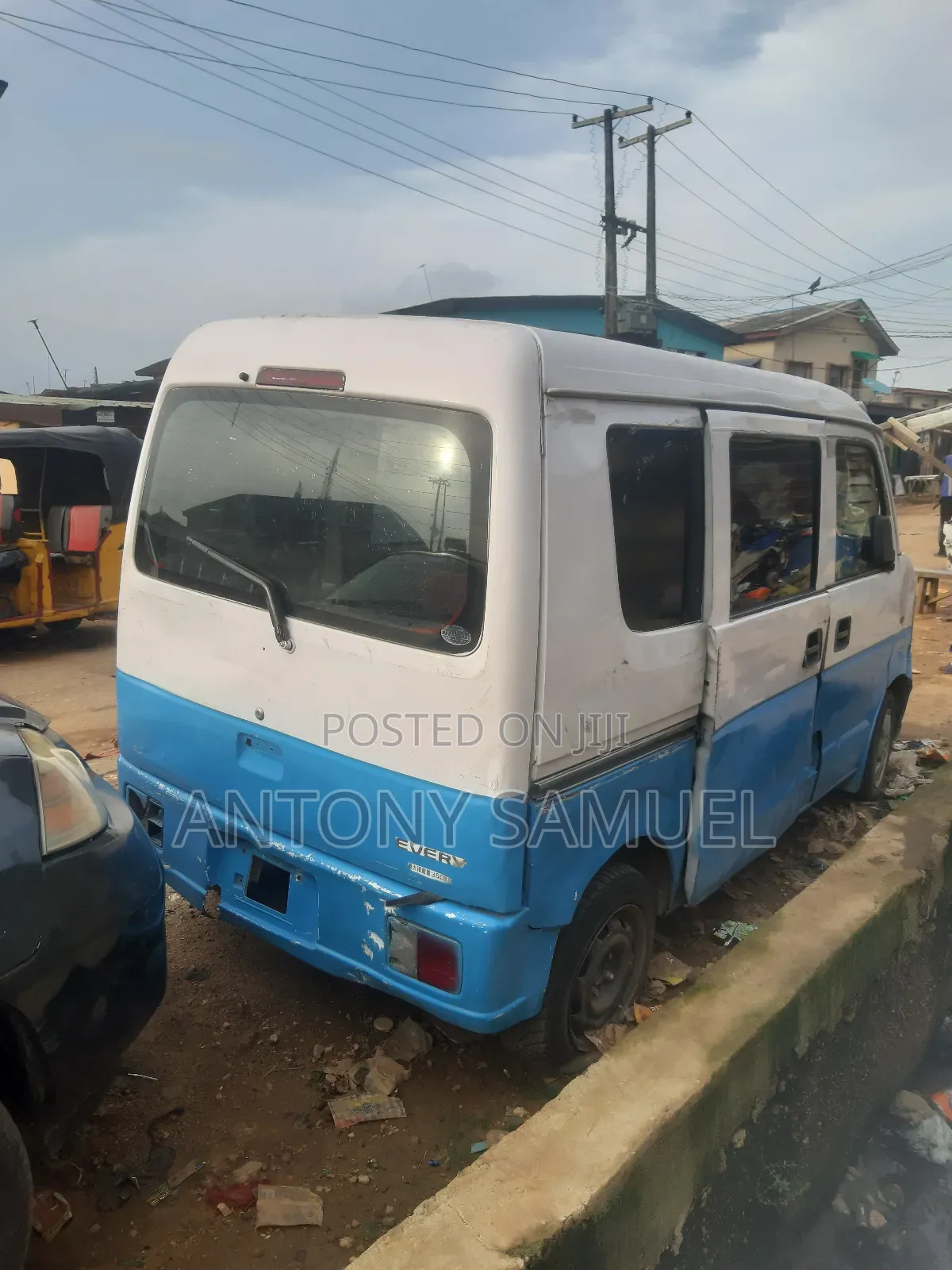 Suzuki APV Minibus 2010 White