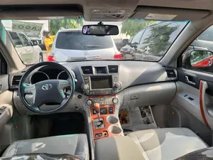 Toyota Highlander Limited 2010 Red