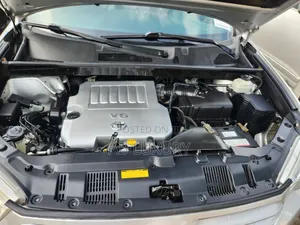 Toyota Highlander Limited 3.5l 4WD 2013 Silver