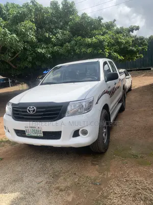 Toyota Hilux 2014 White