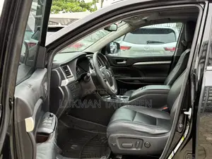 Toyota Highlander XLE 4dr SUV AWD (3.5L 6cyl 6A) 2015 Black
