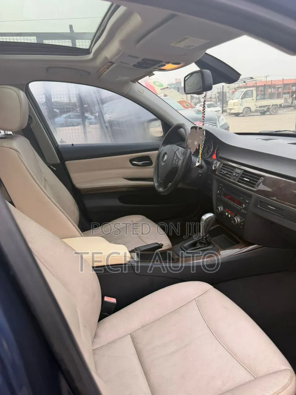 BMW 320i 2011 Blue