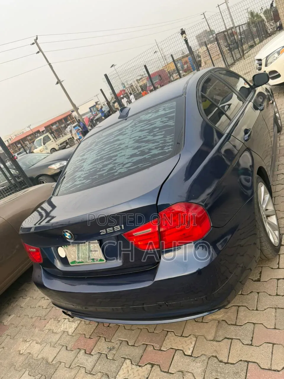 BMW 320i 2011 Blue