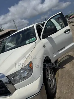 Toyota Tundra 2010 White
