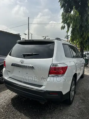 Toyota Highlander 3.5L 4WD 2013 White