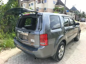 Honda Pilot LX 4dr SUV 4WD (3.5L 6cyl 5A) 2012 Gray