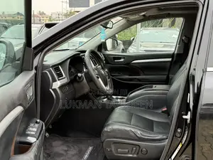 Toyota Highlander XLE 4dr SUV AWD (3.5L 6cyl 6A) 2015 Black