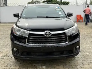 Toyota Highlander XLE V6 4x4 (3.5L 6cyl 6A) 2016 Black