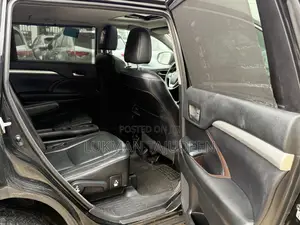 Toyota Highlander XLE V6 4x4 (3.5L 6cyl 6A) 2016 Black
