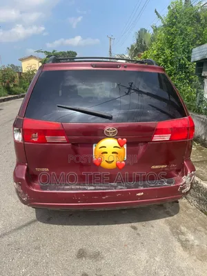 Toyota Sienna LE AWD (3.3L V6 5A) 2004 Red