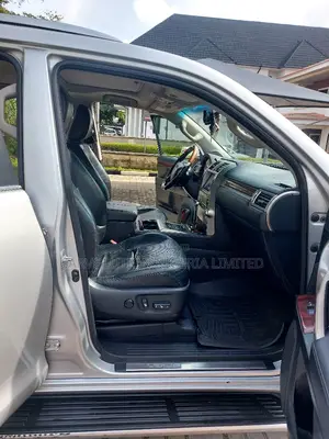 Lexus GX 460 Premium 2011 Silver