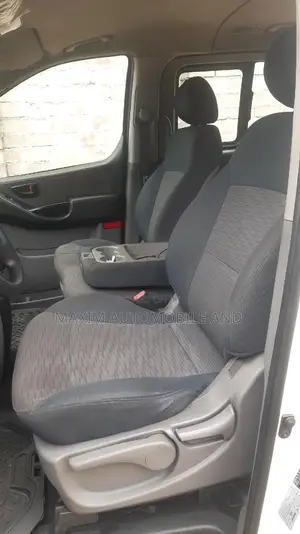 Hyundai H1 2017 White