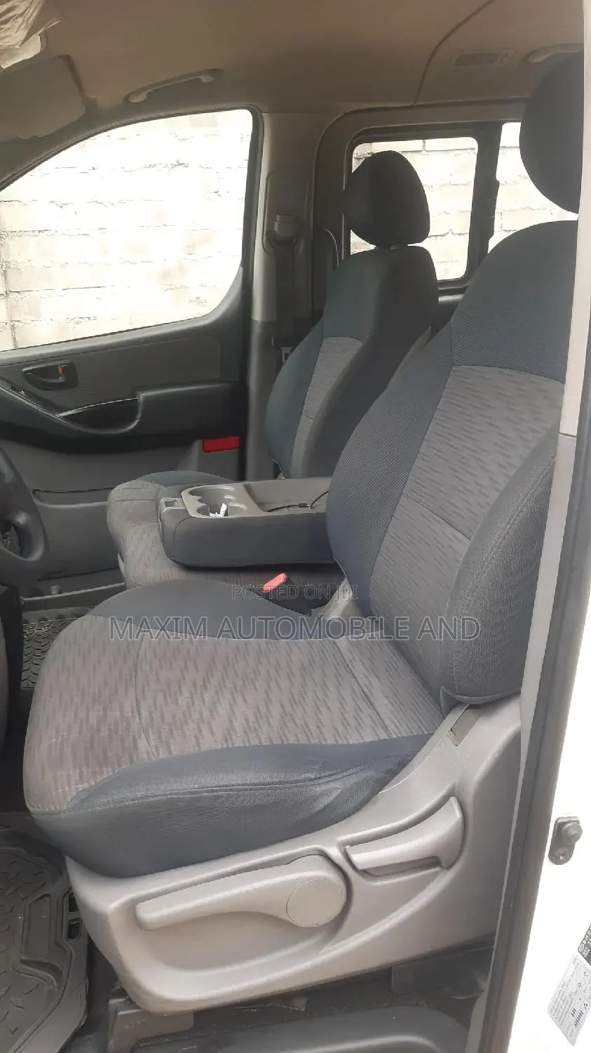 Hyundai H1 2017 White