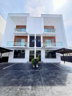 4bdrm Duplex in Orchid, Chevron for sale
