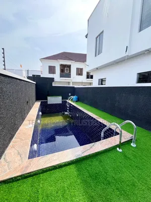 4bdrm Duplex in Orchid, Chevron for sale