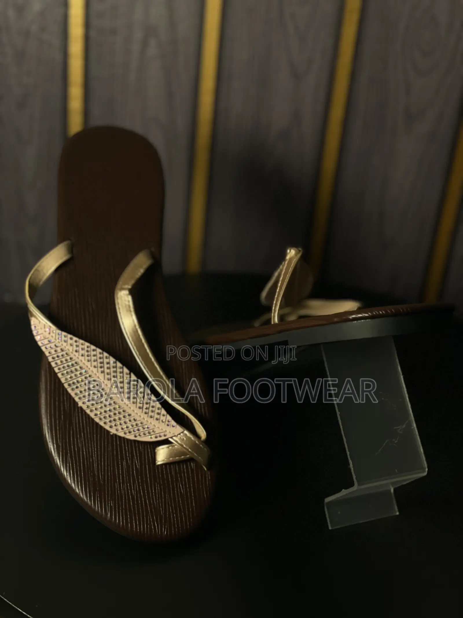 Size 43 Flat Sandals Slide