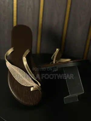 Size 43 Flat Sandals Slide