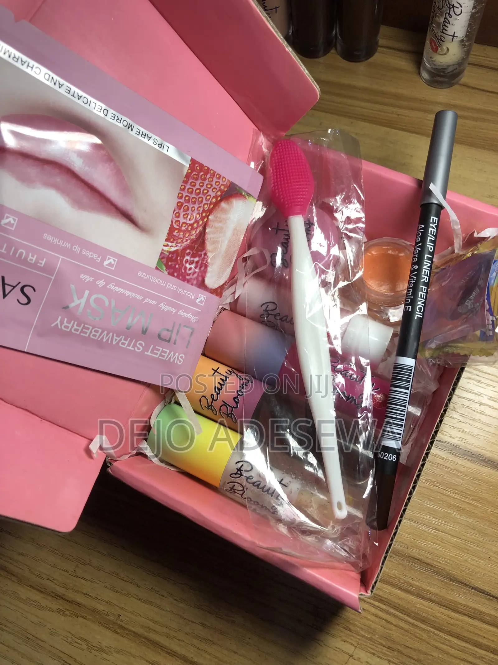 Lip Care Kit