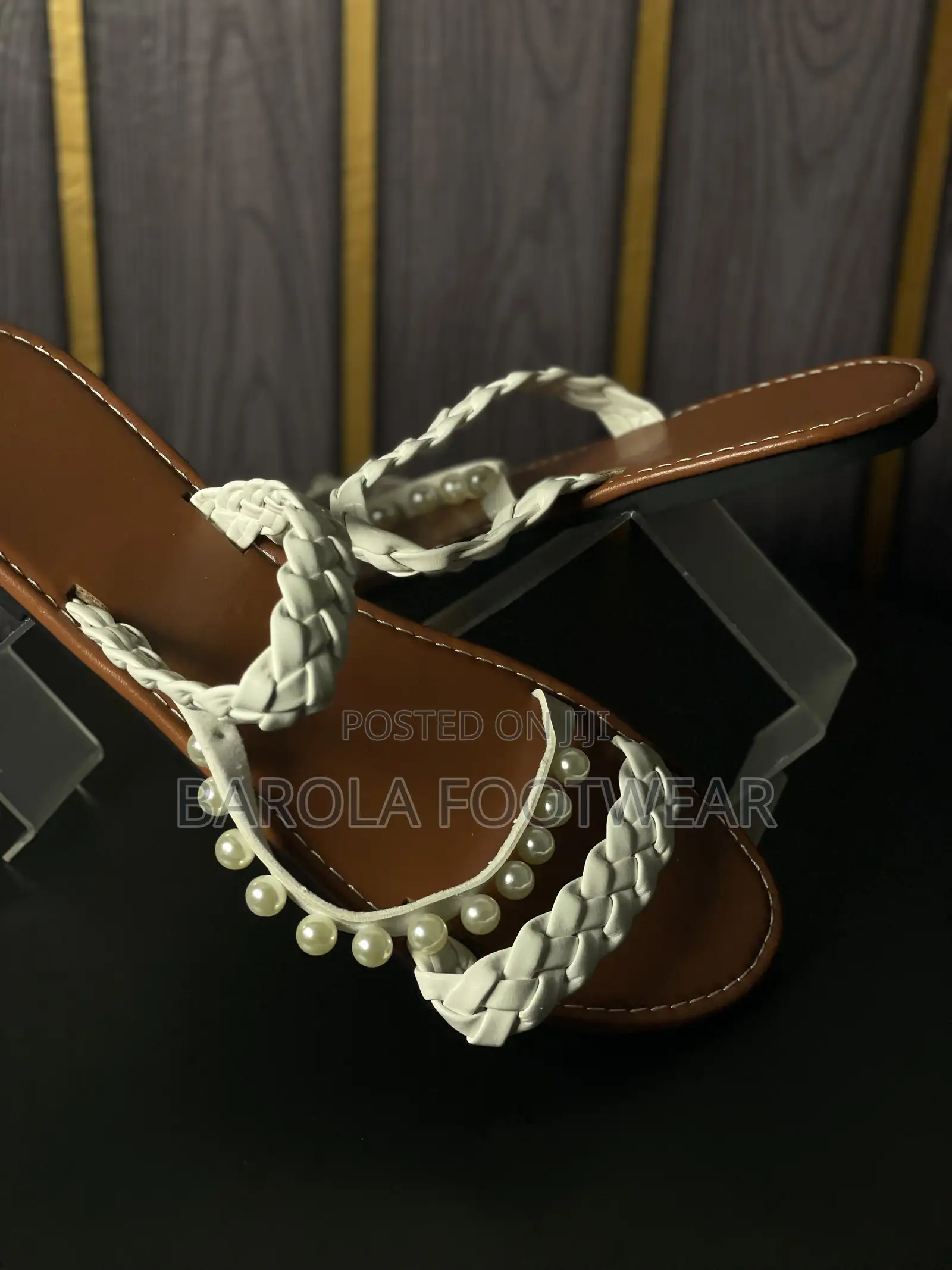 Size 43 White Flat Sandals