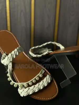 Size 43 White Flat Sandals