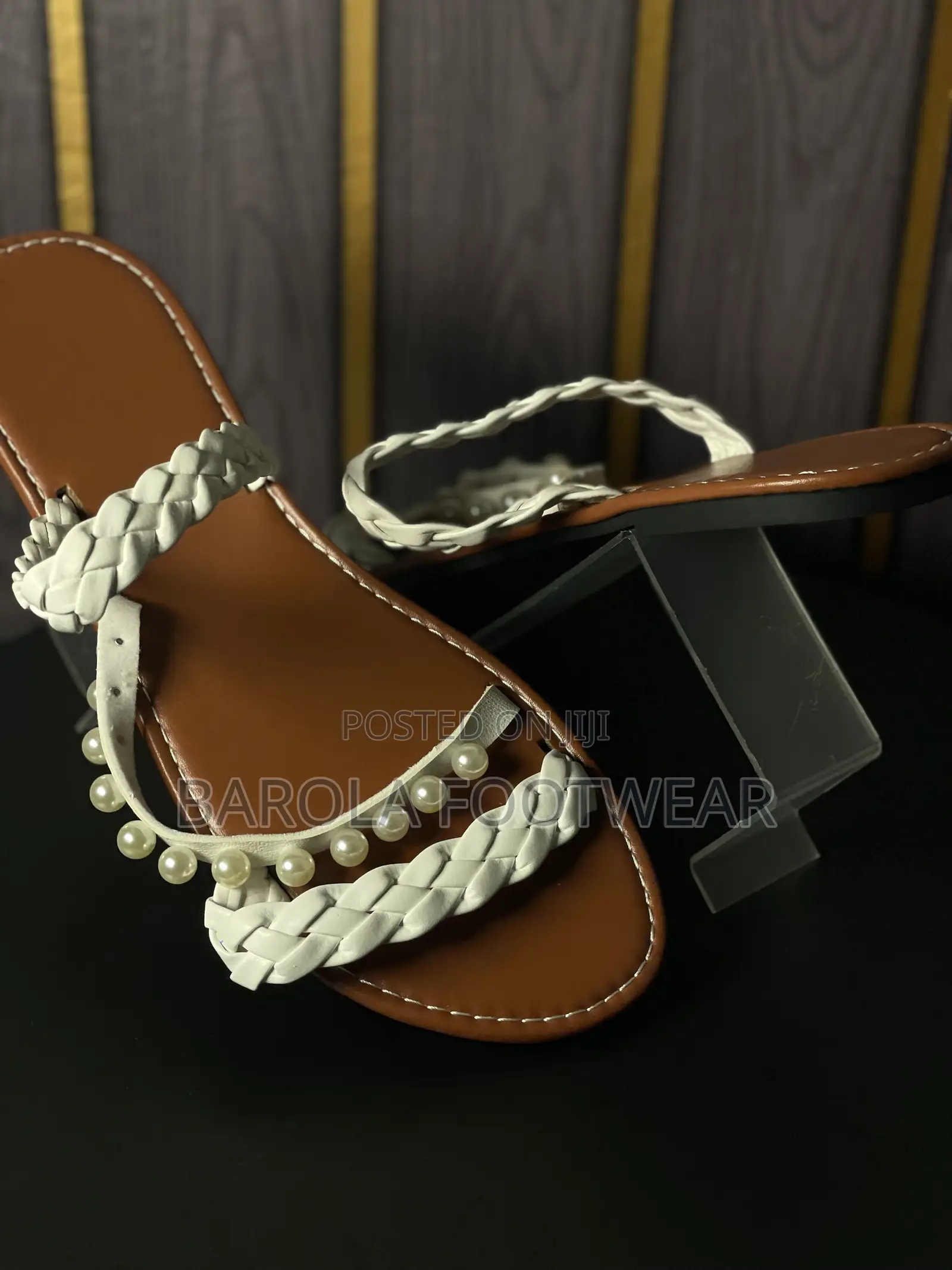 Size 43 White Flat Sandals