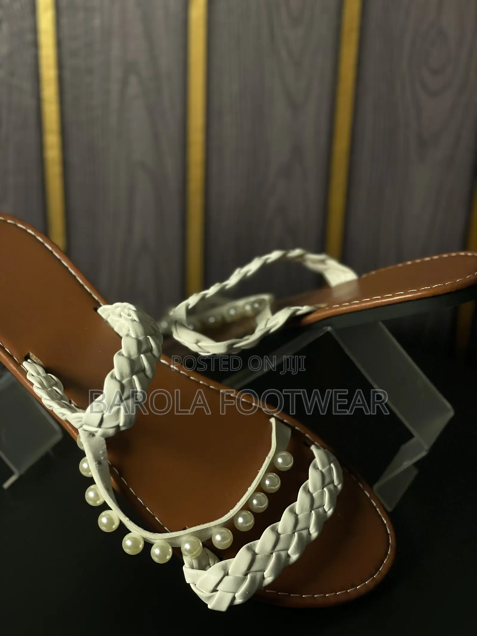 Size 43 White Flat Sandals