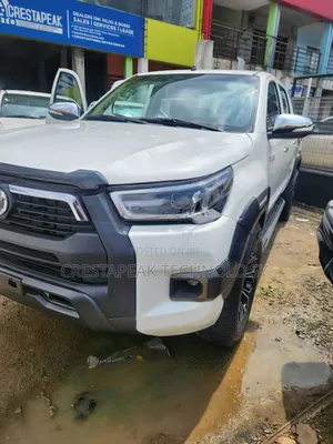 Toyota Hilux SR5 4x4 2014 White