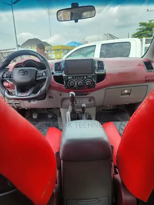Toyota Hilux SR5 4x4 2014 White