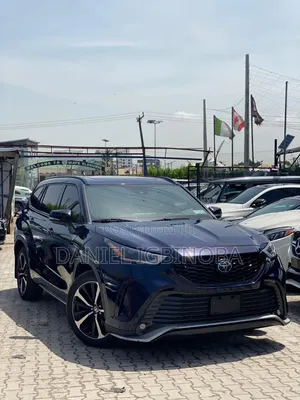 Toyota Highlander XSE 2021 Blue