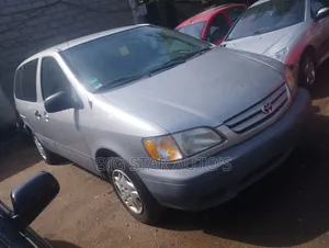 Toyota Sienna LE 2003 Silver