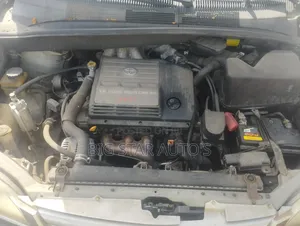Toyota Sienna LE 2003 Silver