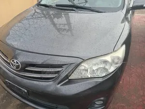 Toyota Corolla LE 4dr Sedan (1.8L 4cyl 4A) 2013 Matt Black