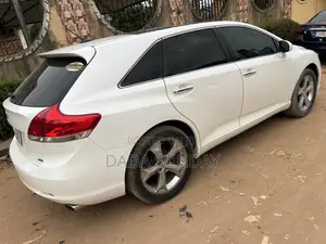 Toyota Venza 2010 White