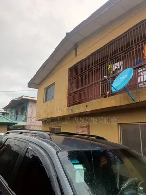 3bdrm Block of Flats in Jonathan Coker, for sale