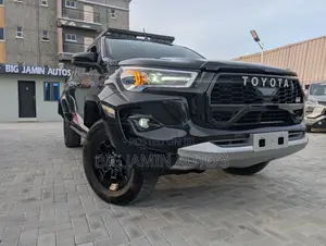 Toyota Hilux 2019 Black