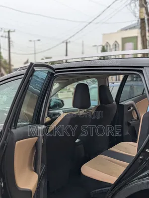 Toyota RAV4 XLE 4dr SUV AWD (2.5L 4cyl 6A) 2018 Black