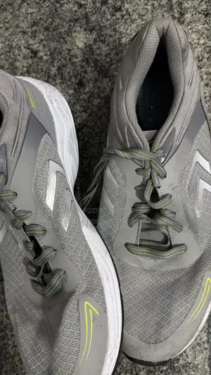 Neatly Used Dr. Scholl's Active Comfort Walking Shoes (Grey/Neon)