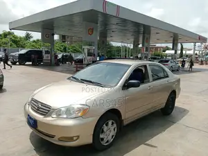 Toyota Corolla 2004 Gold