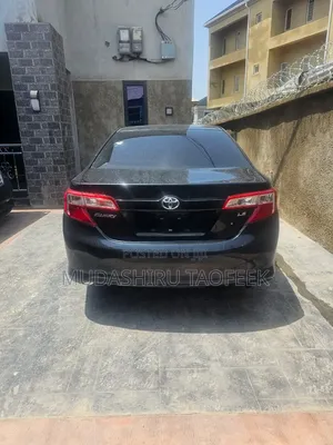Toyota Camry SE 4dr Sedan (2.5L 4cyl 6A) 2012 Blue