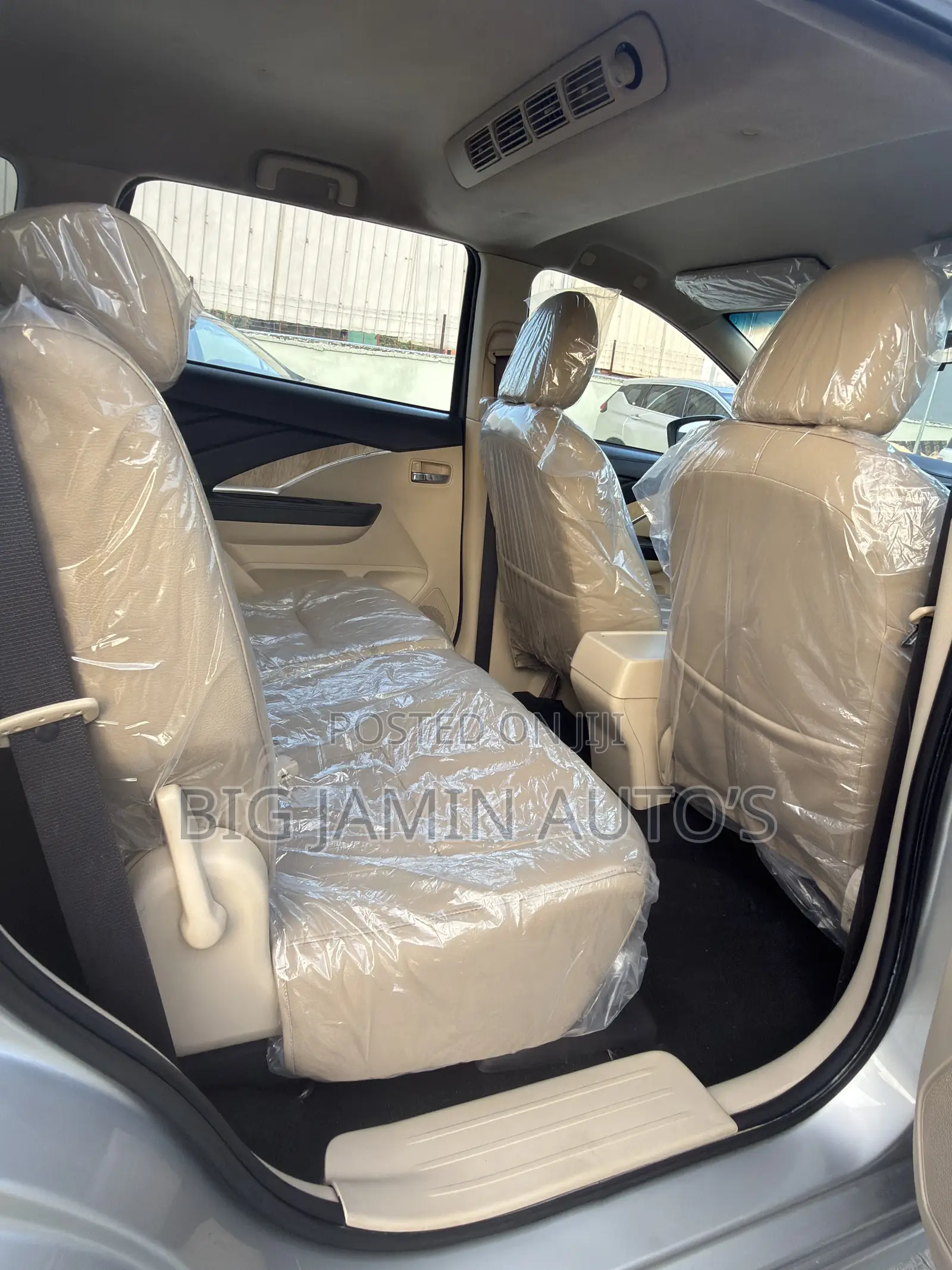 Mitsubishi Xpander Ultimate 2021 Silver